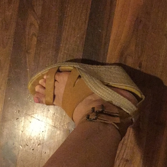 Sandals - Picture 3 of 7